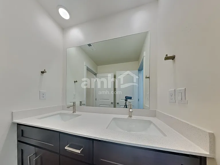 1546 N Alderleaf Ave — Photo 19