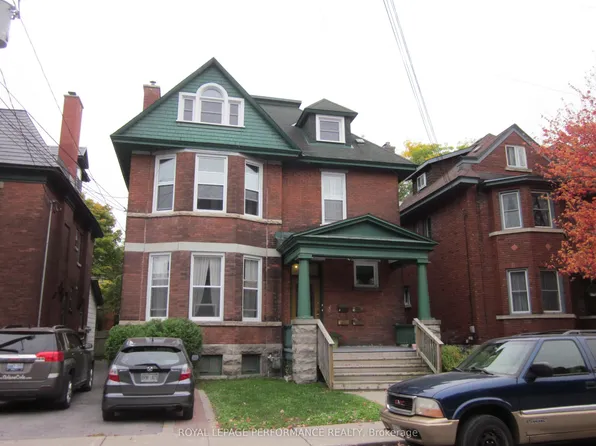 66 Delaware Ave, Ottawa, ON K2P 0Z3