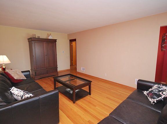 3rd image of 5045 Lamb Dr