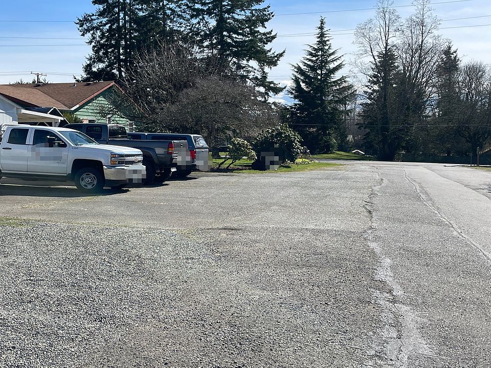 2nd image of 2204 S 222nd St