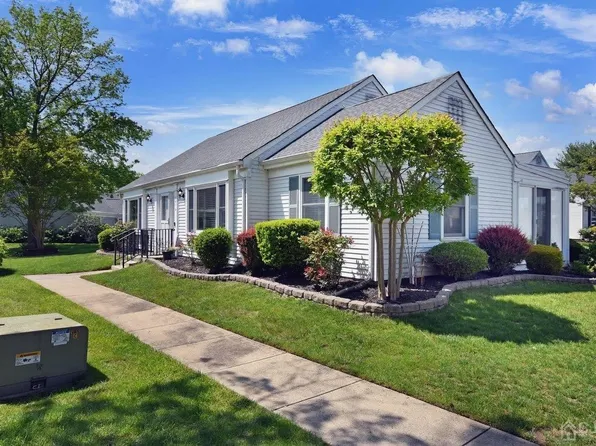 561 Tilton Way #A, Monroe Township, NJ 08831