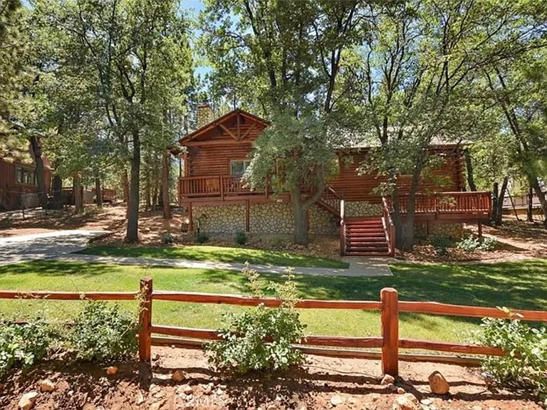 1793 Columbine Dr — Photo 2