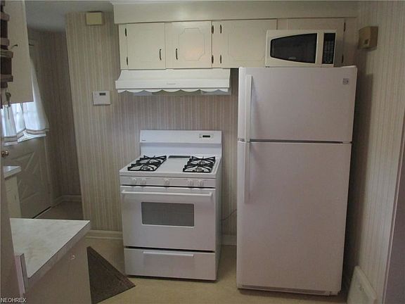 4th image of 532 12th St