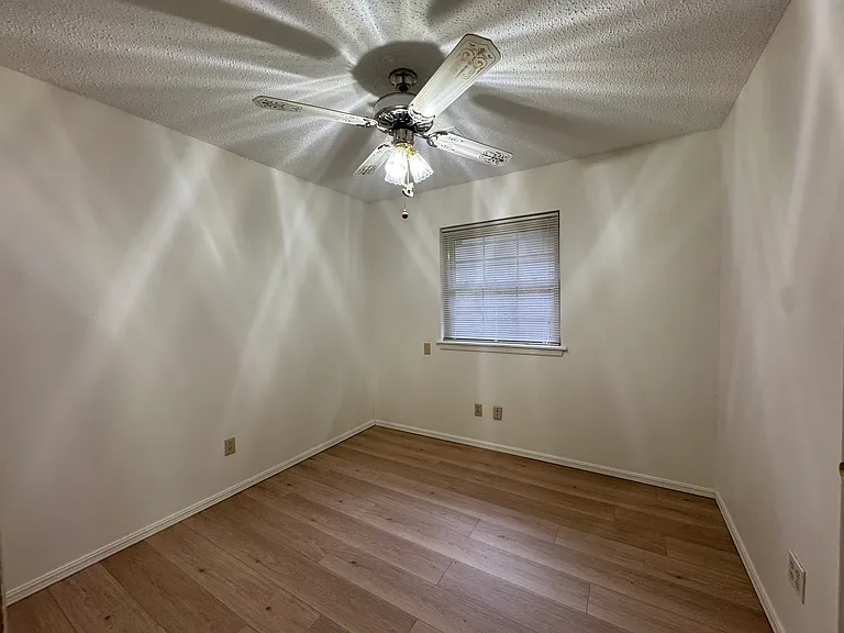 4765 Spiva Dr — Photo 8
