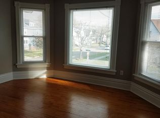 702 Wayne St APT 2, Saint Joseph, MI 49085
