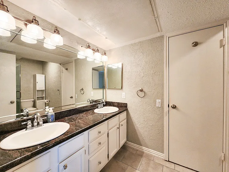 1860 White Oak Dr #236 — Photo 19