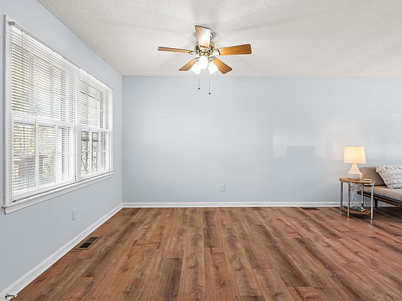 5th image of 1129 Marlborough Rd