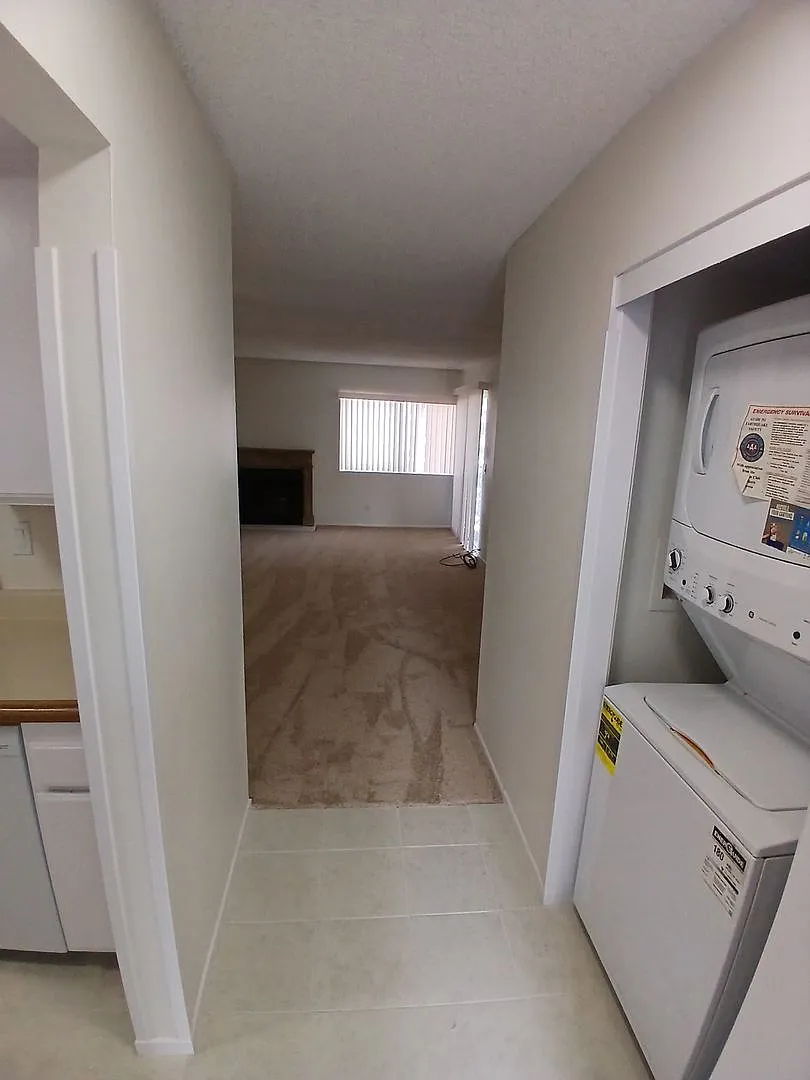 Large 2BD Condo with parking in Alamitos — Photo 3