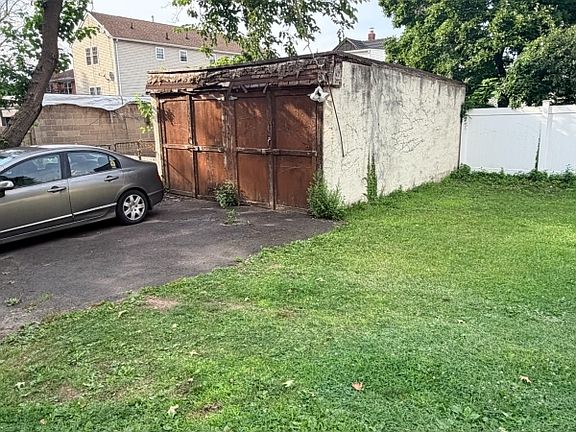 4th image of 38 Grove Ter