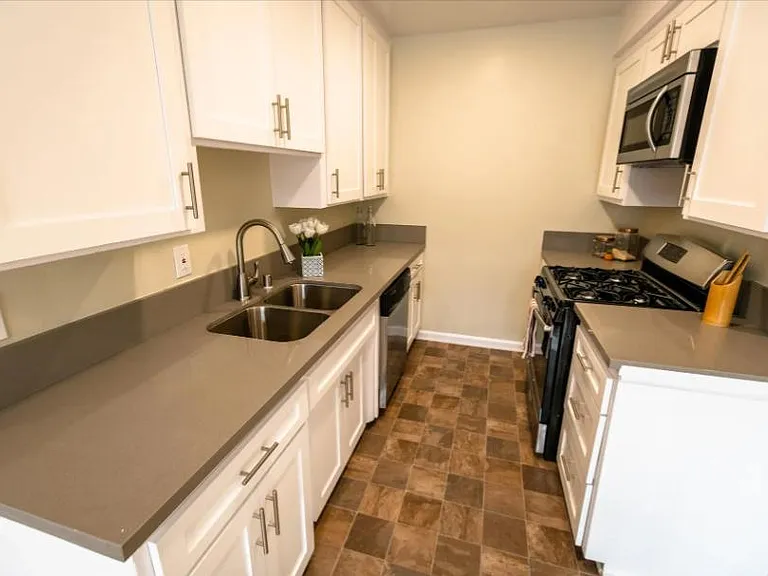 12323 Texas Ave — Photo 2