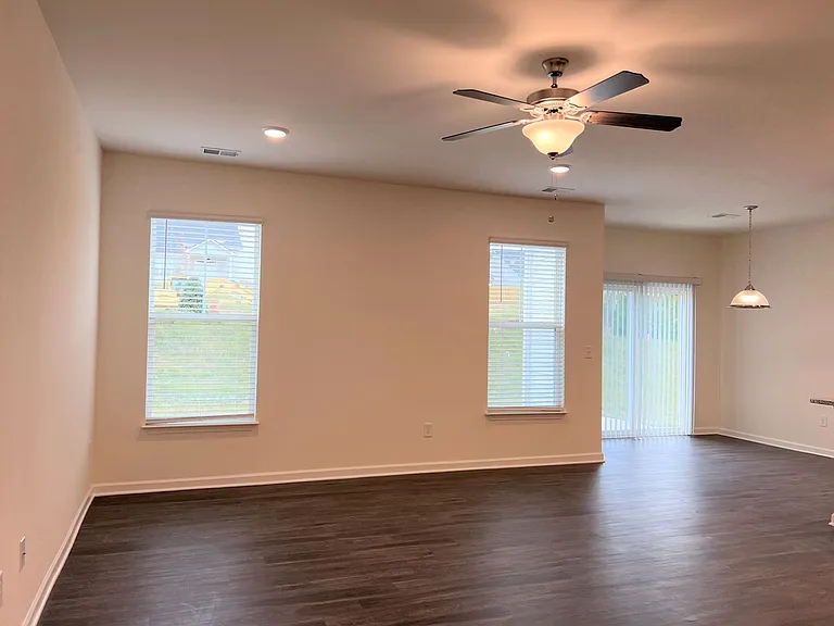6045 Haddington Dr — Photo 4
