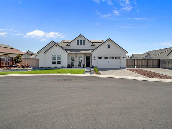 5th image of 2656 Sinatra Pl