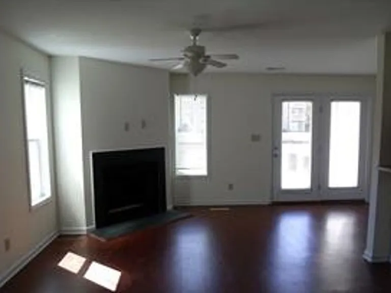 661 Bartons Landing Pl #2 — Photo 5