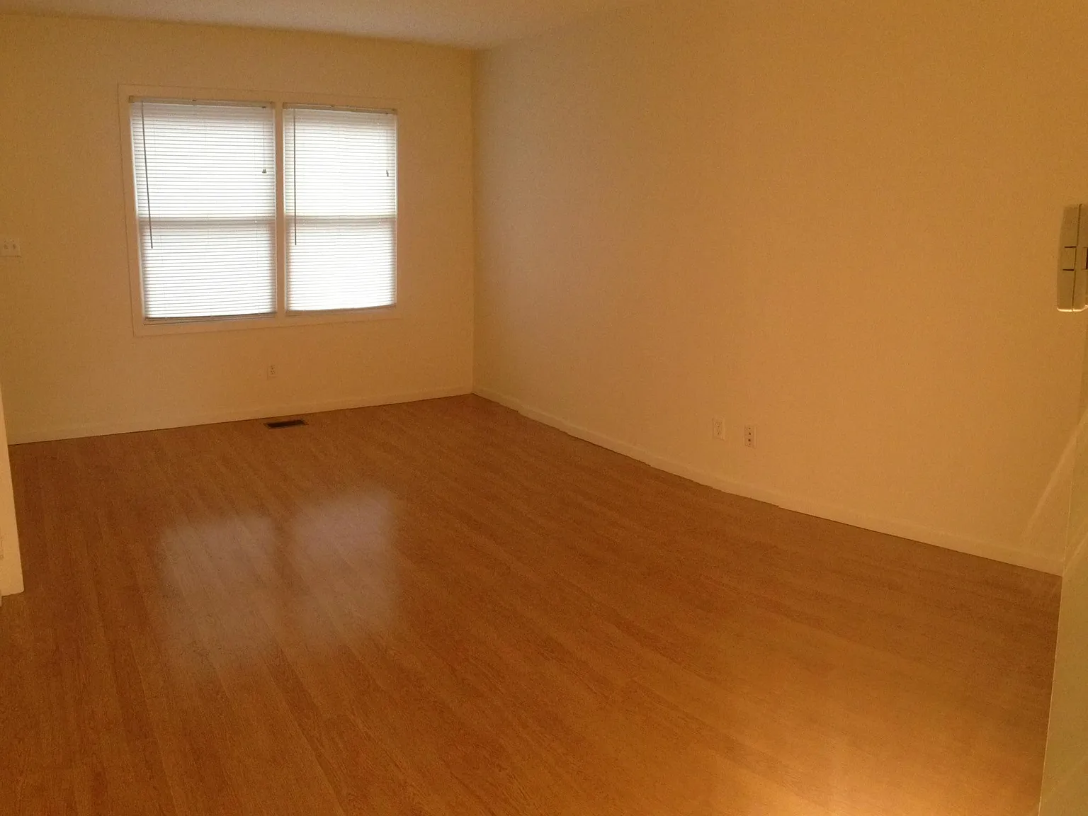 26326 N Diamond Lake Rd — Photo 3
