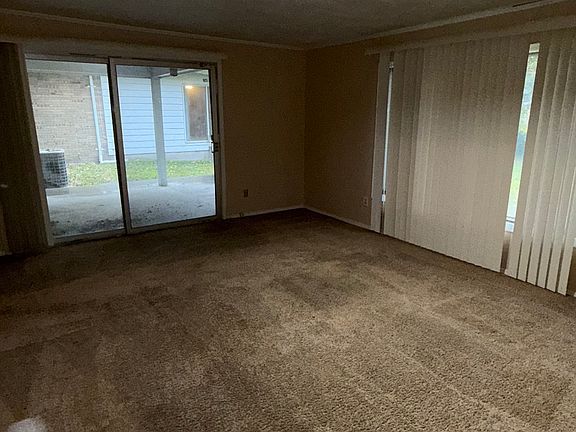 5th image of 23885 Manistee Ave