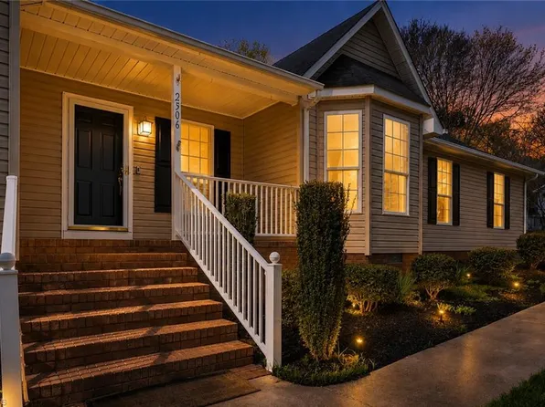 2506 Megan Dr, Ramseur, NC 27316