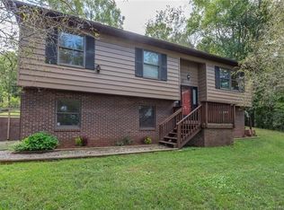 41 Hookers Gap Rd, Leicester, NC 28748