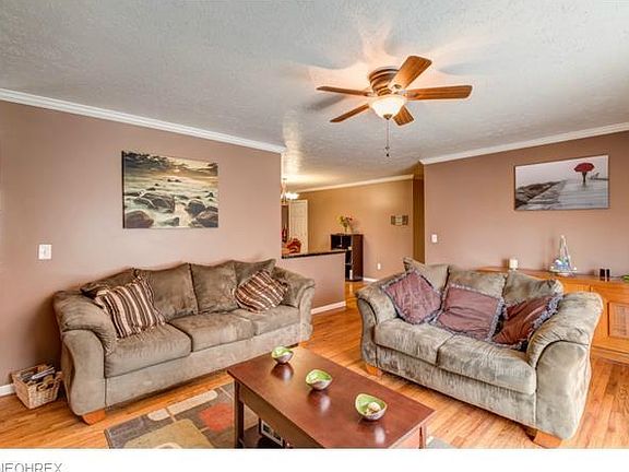 3rd image of 1584 Pierpont Dr