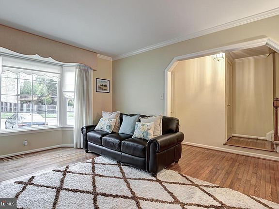 5th image of 10468 Malone Ct