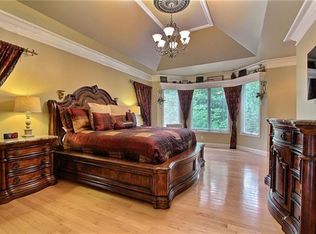 2742 Wynncrest Manor Dr, Chesterfield, MO 63005