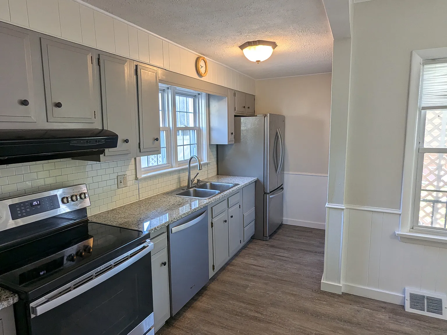 3 bed, 1278 sqft, $1,825 — Photo 3