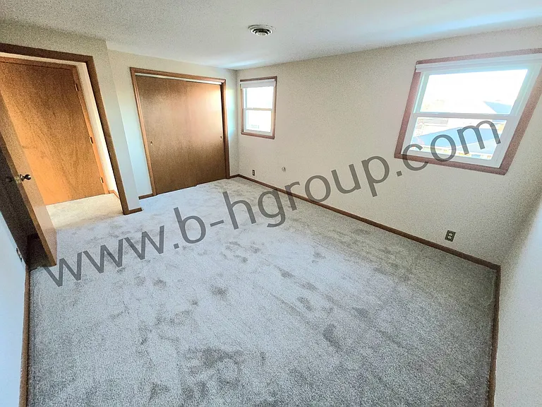 5103 24th Ave — Photo 3