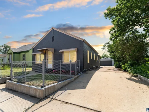 827 N Cliff Ave, Sioux Falls, SD 57103