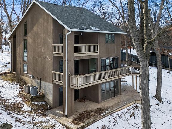 3rd image of 485 Wildwood Dr