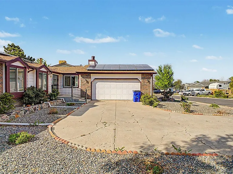 2757 S Salida St — Photo 1