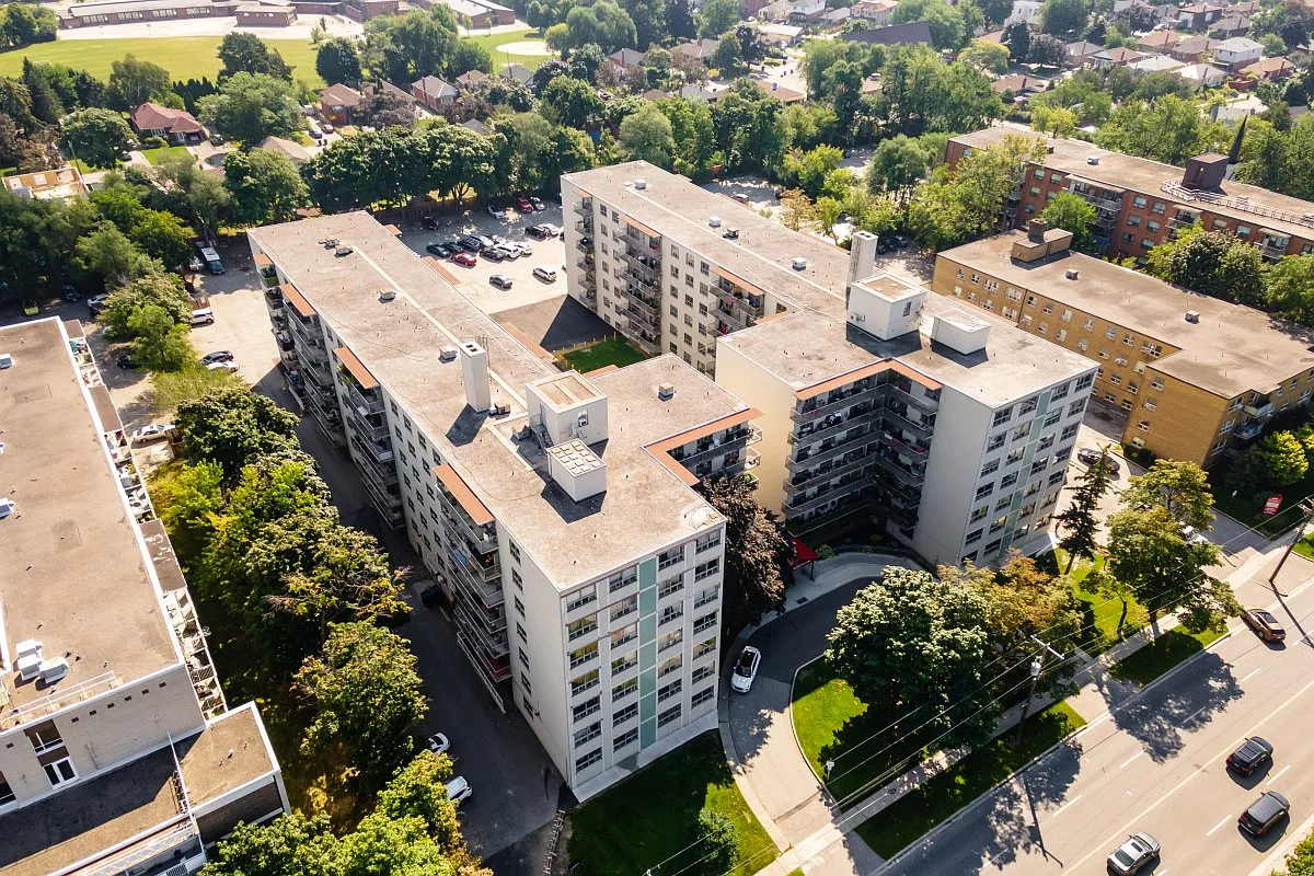 Victoria Park Apartments — Photo 2