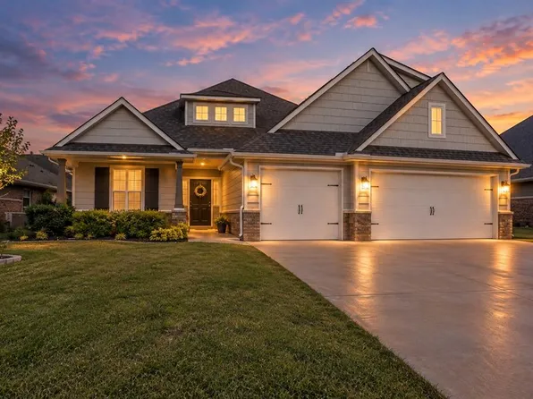 609 Side Track Rd, Yukon, OK 73099