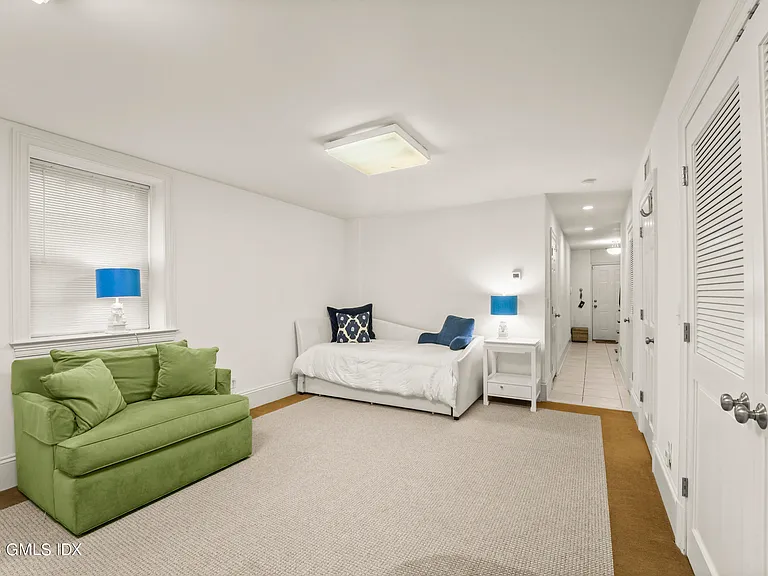 26 Edgewood Ave #1 — Photo 4