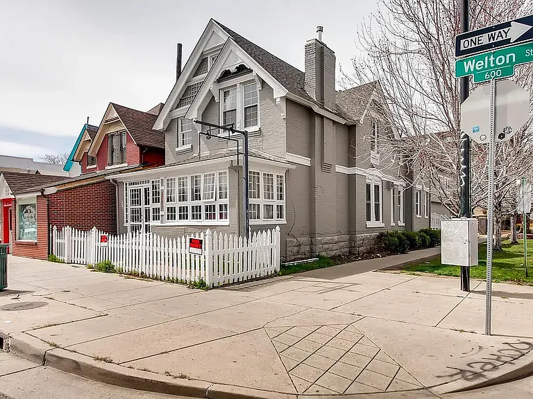 2761 Welton St — Photo 15