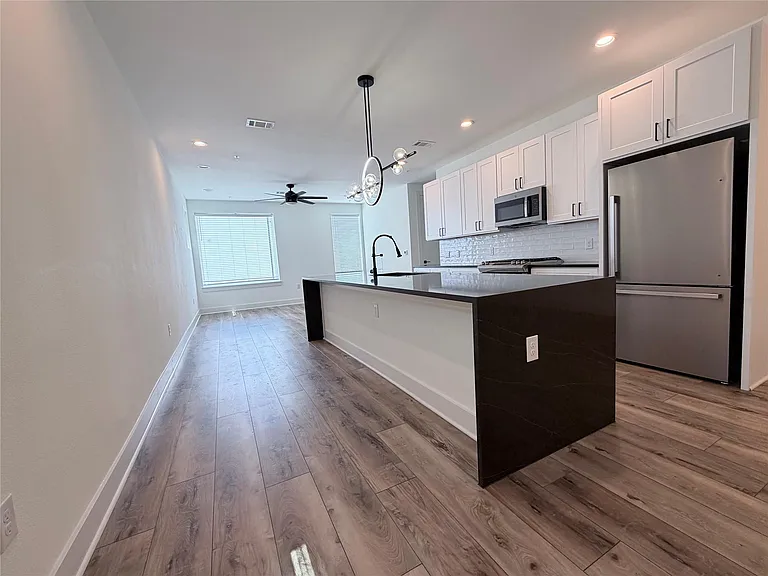 1417 Kramer Ln #2 — Photo 6