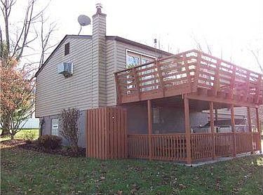 3rd image of 105 Manor Dr