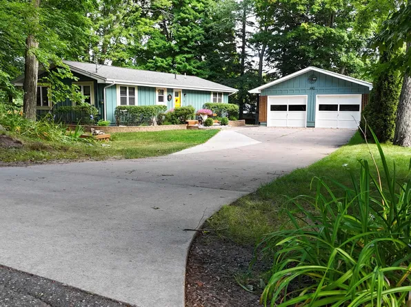 1982 Orchard St, Marquette, MI 49855