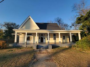 9 Academy St, Hawkinsville, GA 31036