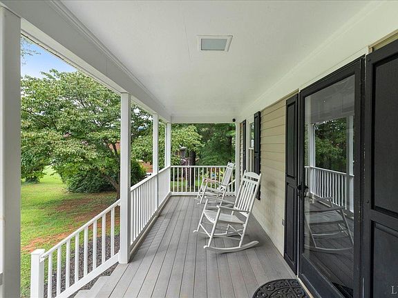 5th image of 201 Camden Dr