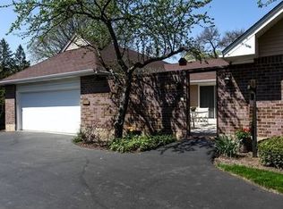 1016 Dartmouth Dr, Wheaton, IL 60189