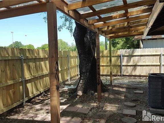 5th image of 1206 Woodfield Dr #B