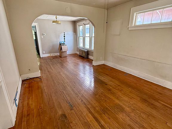 4th image of 312 4th Street