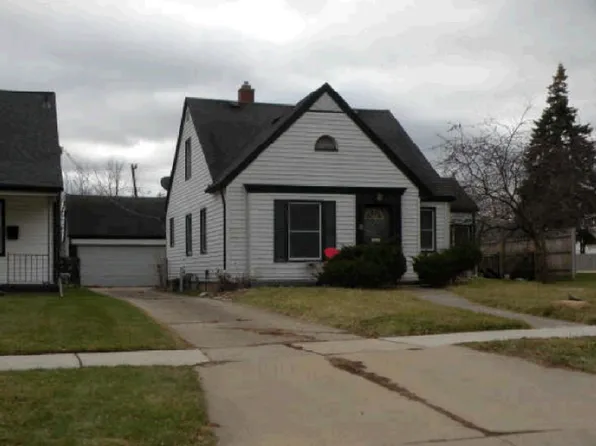 23610 E Scott Blvd, Clinton Township, MI 48036