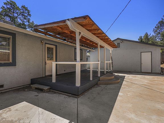 4th image of 2015 Sophia Ln