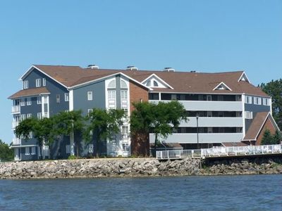 1909 E Harbor Rd APT 405E, Pt Clinton, OH, 43452