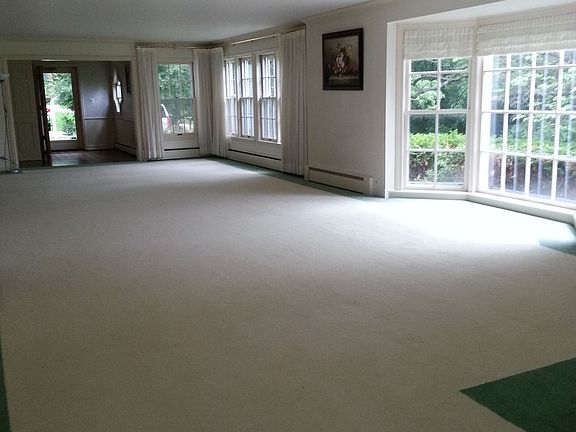 Spacious living room