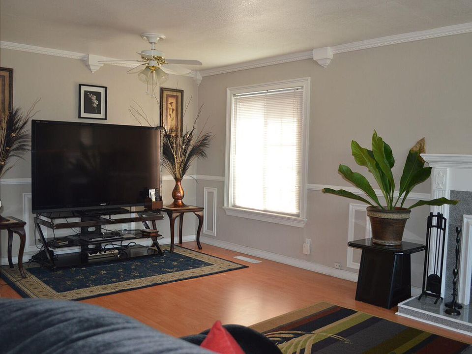 2nd image of 126 Page Mill Dr