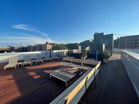 4th image of 36 Hamilton Ave APT 1J