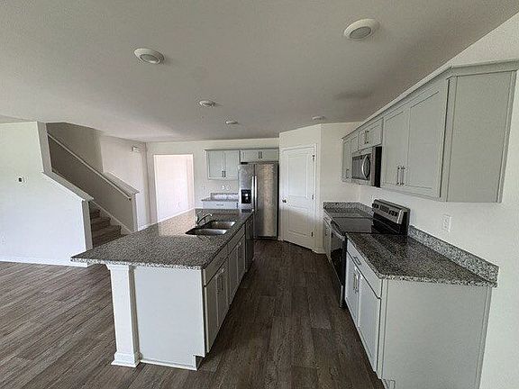 4th image of 1153 Fowler Dr