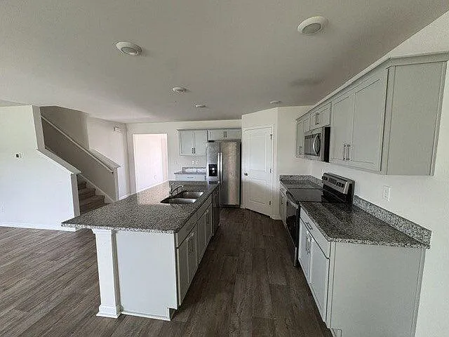 1153 Fowler Dr — Photo 4