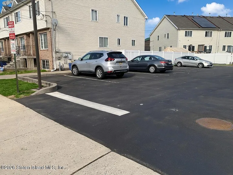 17 Mersereau Ave — Photo 10